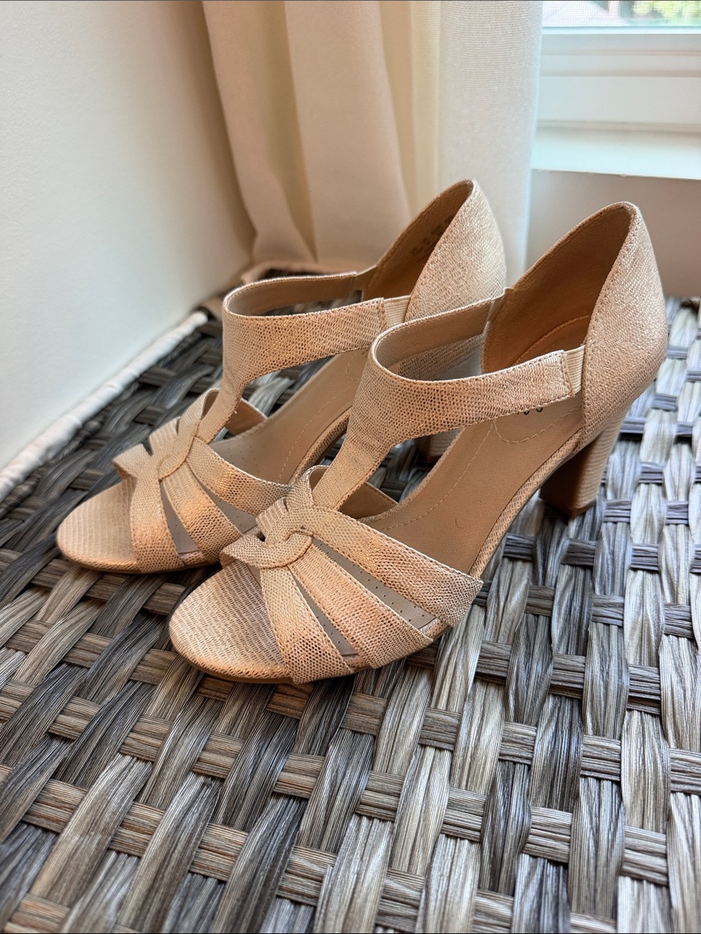 Life Stride Blush T-Strap Block Heel Sandals